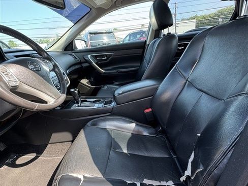 Used 2016 Nissan Altima 2.5 SL w/ 2.5 Technology Package FWD image 10