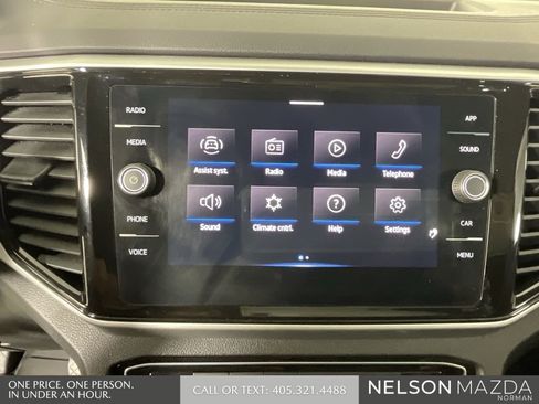 Used 2023 Volkswagen Atlas Cross Sport SE image 34