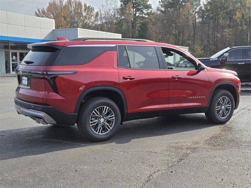 New 2026 Chevrolet Traverse LT w/ LPO, Floor Liner Package image 4