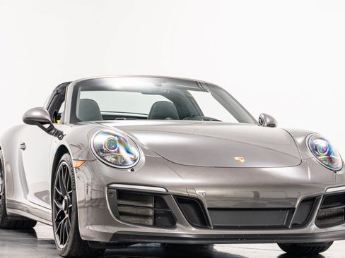 Used 2018 Porsche 911 Targa 4 GTS AWD/4WD image 3