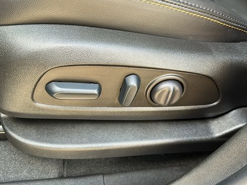 Used 2022 Chevrolet Equinox Premier image 13