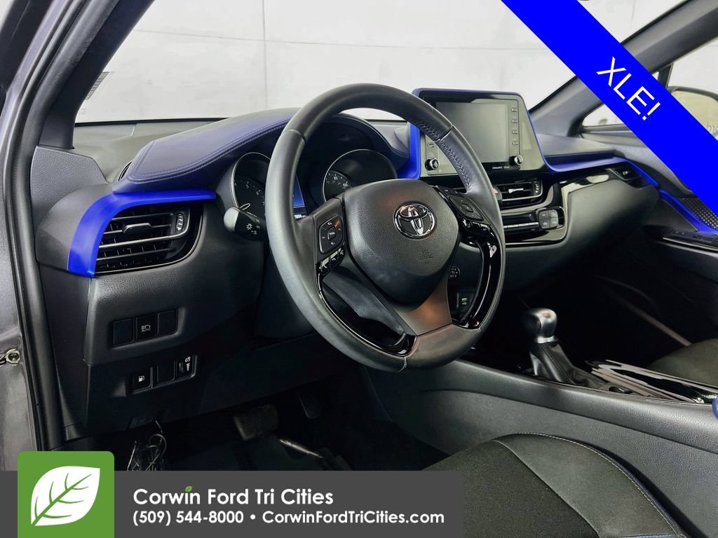 Used 2021 Toyota C-HR XLE FWD image 3