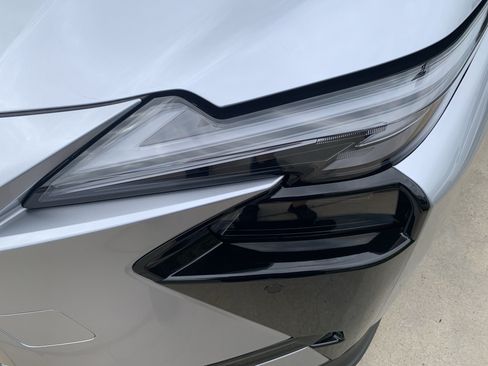 Used 2026 Lexus ES 350h w/ Convenience Package FWD image 6