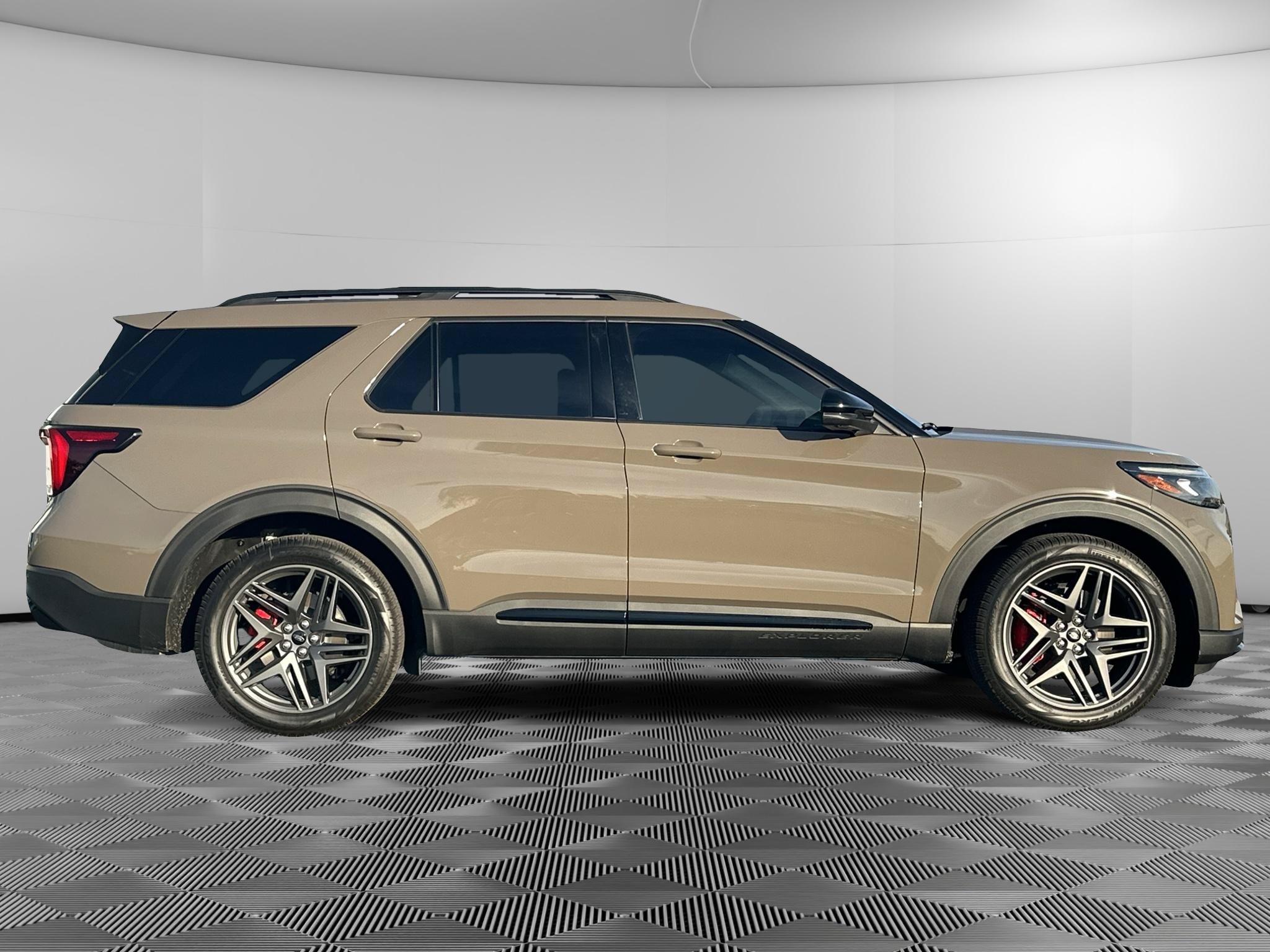 Used 2026 Ford Explorer ST w/ Sun And Sound Package AWD/4WD image 2