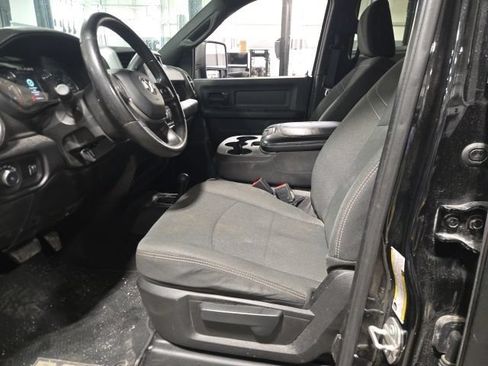 Used 2024 RAM 2500 Tradesman w/ Chrome Appearance Group AWD/4WD image 14