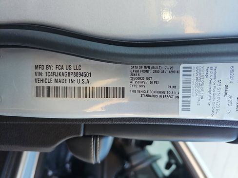 Certified 2023 Jeep Grand Cherokee L Laredo image 36