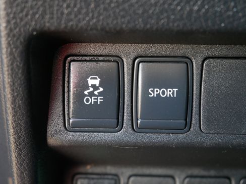 Used 2015 Nissan Rogue SV image 26