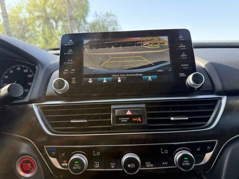 Used 2018 Honda Accord Touring image 24