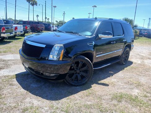 Used 2011 Cadillac Escalade AWD w/ Touring Package image 1