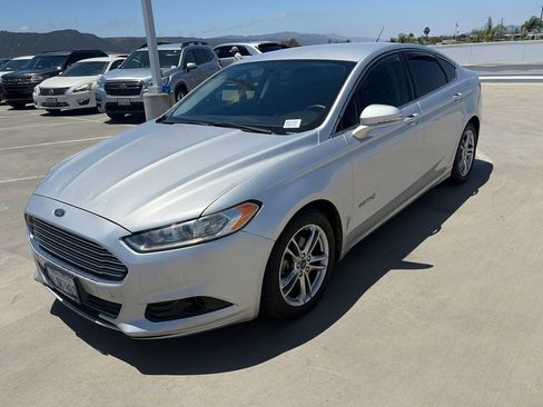 Used 2016 Ford Fusion Titanium FWD image 5
