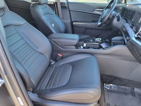 Used 2025 Kia Sportage SX Prestige image 23
