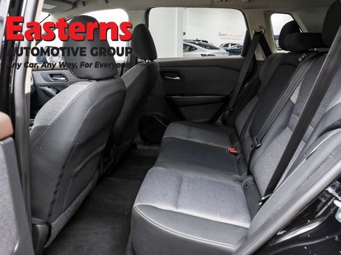 Used 2022 Nissan Rogue SV AWD/4WD image 20
