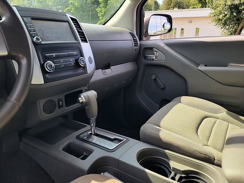 Used 2019 Nissan Frontier S RWD image 18