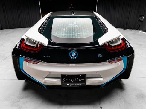Used 2015 BMW i8 image 31