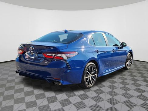 Used 2024 Toyota Camry SE FWD image 4