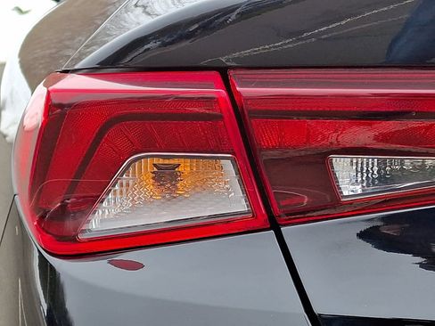 Used 2021 Kia K5 LXS image 12