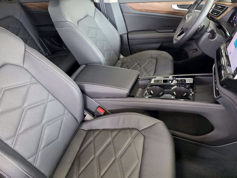 New 2026 Volkswagen Atlas SE FWD image 12