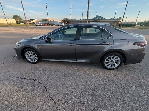 Used 2024 Toyota Camry LE FWD image 9