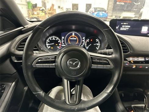 Used 2020 MAZDA MAZDA3 Base image 15