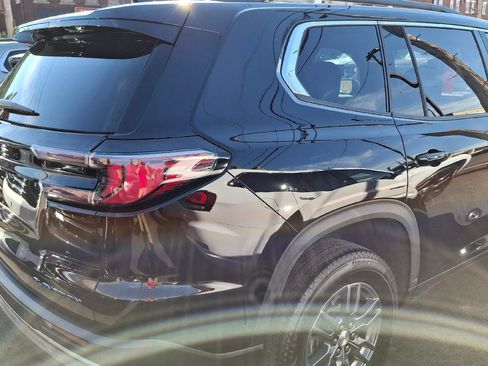 Used 2025 GMC Acadia Elevation AWD/4WD image 6