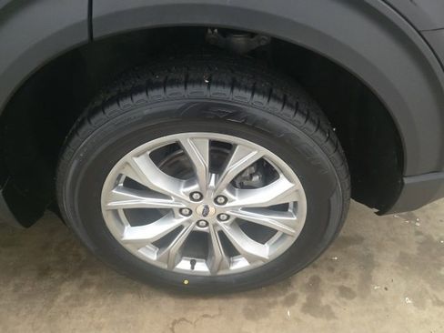 Used 2023 Ford Explorer Limited w/ Equipment Group 301A image 12