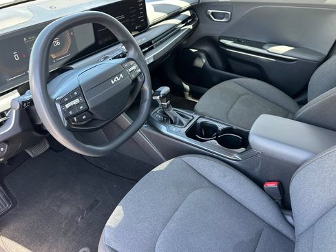Used 2025 Kia K4 FWD image 11