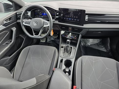 Used 2025 Volkswagen Jetta Sport FWD image 29