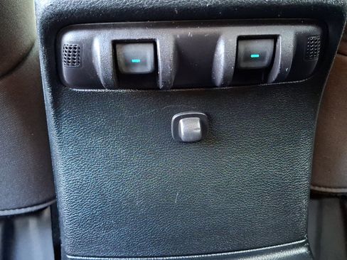 Used 2017 Jeep Wrangler Unlimited Rubicon w/ Cold Weather Group image 11