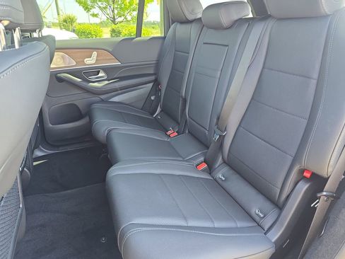New 2025 Mercedes-Benz GLS 450 4MATIC image 13