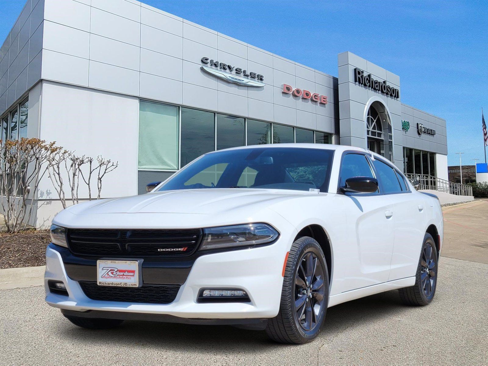 Used 2023 Dodge Charger SXT w/ Blacktop Package AWD/4WD image 2