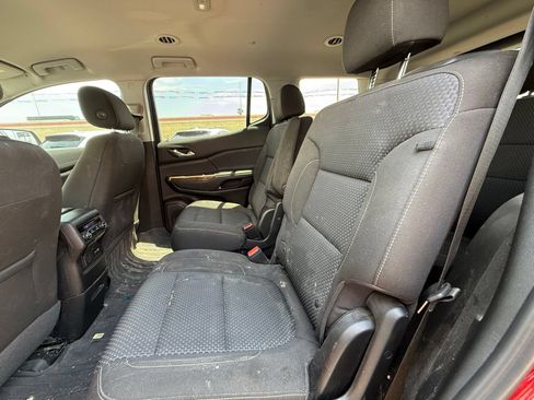 Used 2023 GMC Acadia SLE w/ Driver Convenience Package FWD image 12