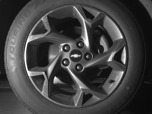 Used 2025 Chevrolet Trax LT w/ LT Convenience Package image 13