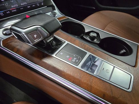 Used 2022 Audi A6 Premium Plus w/ Premium Plus Package image 16