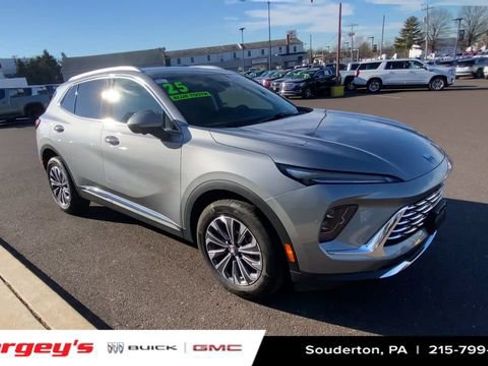 Certified 2025 Buick Envision Preferred image 2