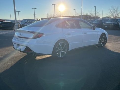 Used 2023 Hyundai Sonata SEL Plus image 3