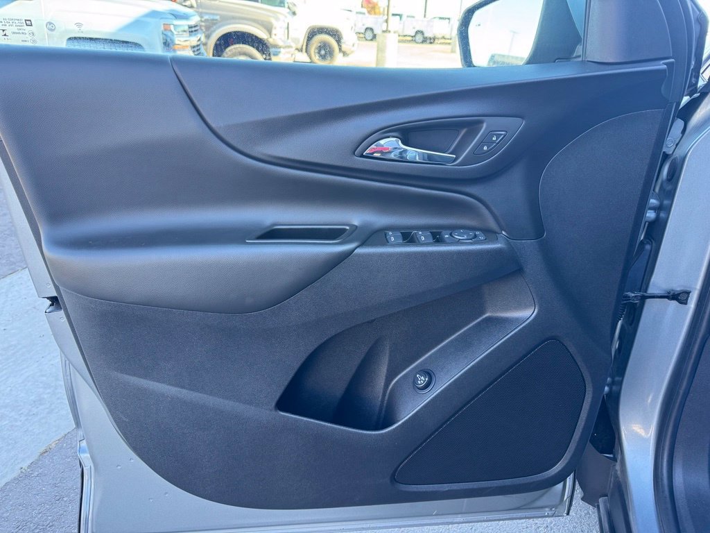 Used 2024 Chevrolet Equinox LT AWD/4WD image 14