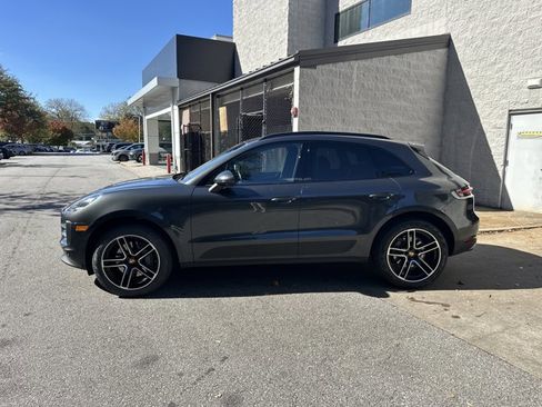Used 2021 Porsche Macan S image 9
