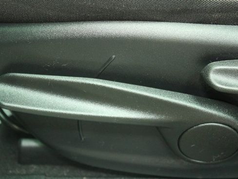 Used 2019 Jeep Cherokee Sport image 16