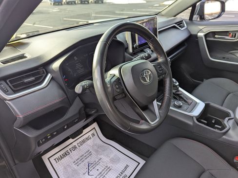 Used 2023 Toyota RAV4 SE image 9