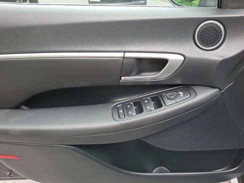 Used 2022 Hyundai Sonata SEL w/ Winter Weather Package image 12