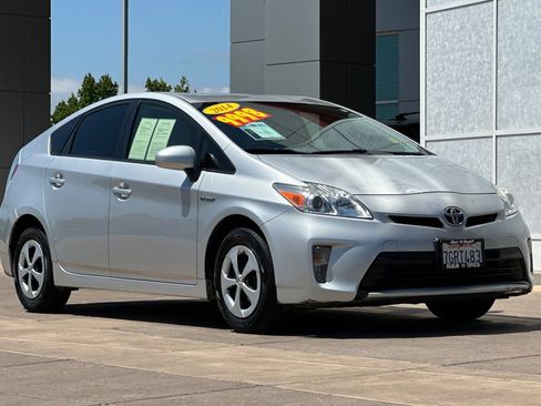 Used 2014 Toyota Prius Three FWD image 2