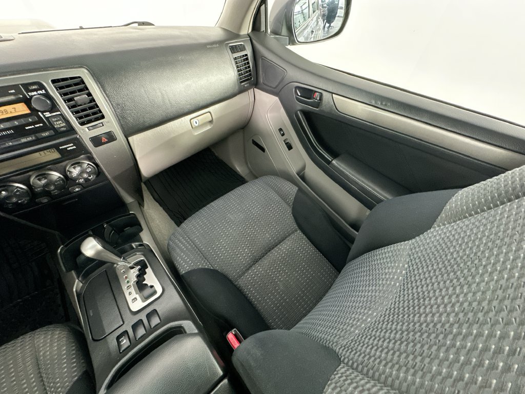 Used 2007 Toyota 4Runner SR5 AWD/4WD image 11