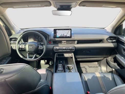 Used 2024 Honda Pilot Touring image 24
