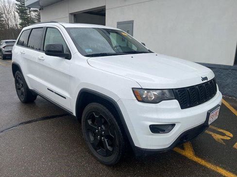 Certified 2020 Jeep Grand Cherokee Laredo image 1