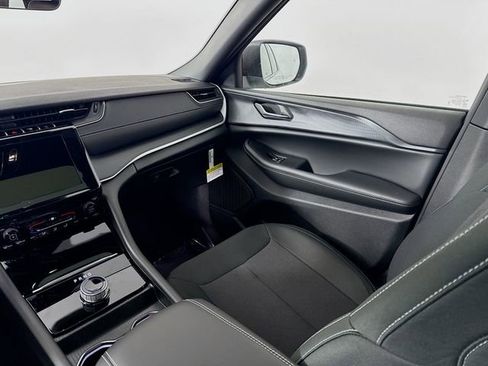 New 2025 Jeep Grand Cherokee Laredo image 22