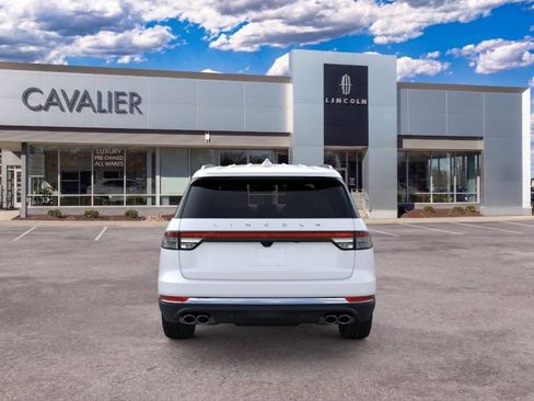 Used 2026 Lincoln Aviator AWD image 5