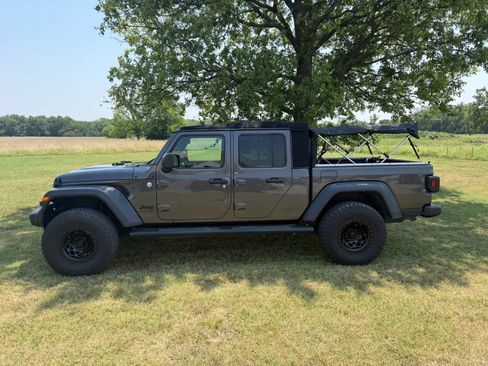 Used 2020 Jeep Gladiator Sport w/ Quick Order Package 24S AWD/4WD image 3