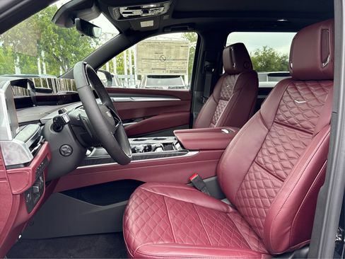 New 2026 Cadillac Escalade ESV Luxury AWD/4WD image 9