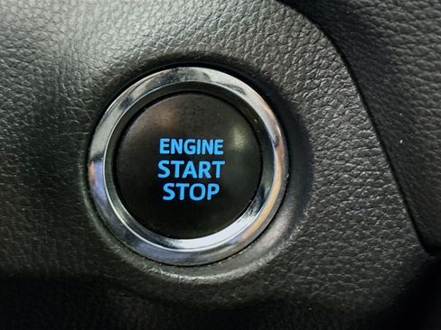 Used 2022 Toyota RAV4 XLE FWD image 21