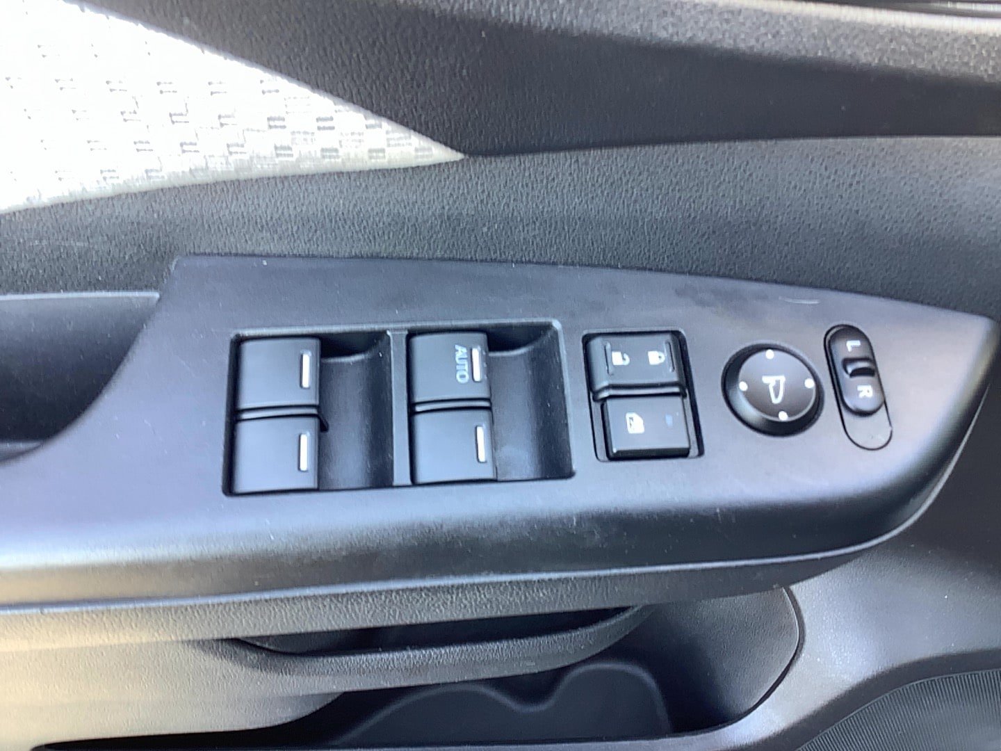 Used 2016 Honda CR-V EX image 11
